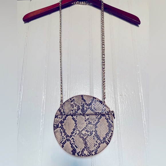 Topshop Crossbody Circle Bag, Faux Snakeskin, Genuine Metal Chain Strap/Hardware - Picture 2 of 13